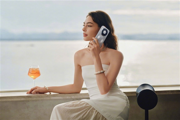 賭波：華爲Mate 80 Pro Max屏幕亮度達到8000尼特：史上最亮