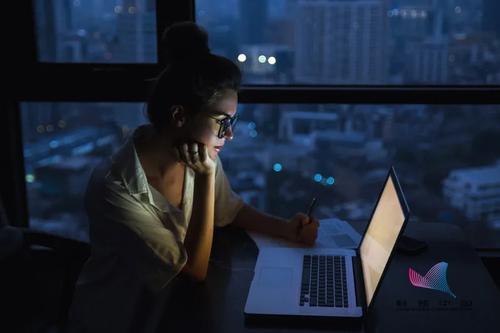 熬夜最狠的行业互联网只能排第二的简单介绍